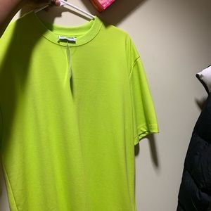 Neon Green Tee Size says F but fit Medium